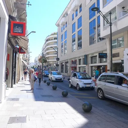 1 Bedroom In Rue D'antibes 5 Mins From The Croisette 239