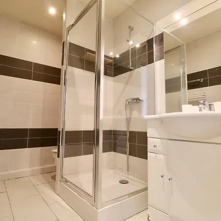 Apartment 1 Bedroom In Rue D'antibes 5 Mins From The Croisette 239 Cannes