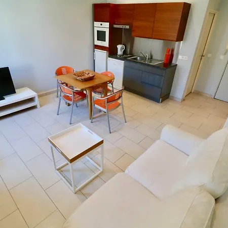 1 Bedroom In Rue D'antibes 5 Mins From The Croisette 239 Cannes